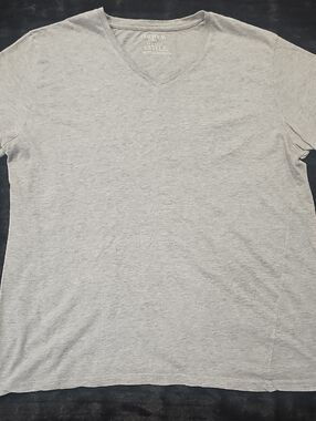 Forever 21 Heather Gray V-Neck Tee